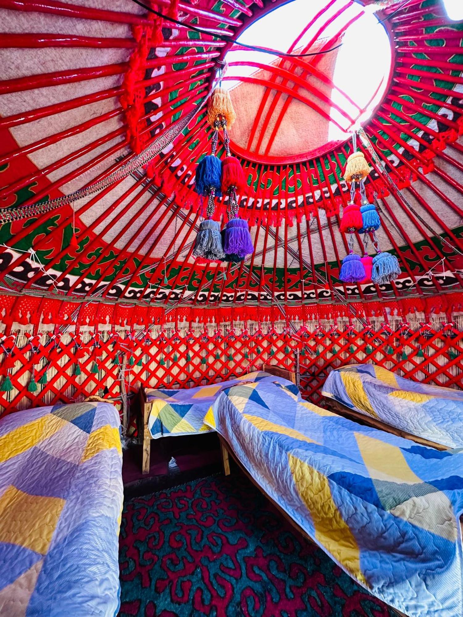 Yurt Camp Azamat At Song Kol Lake Bagysh Exterior photo