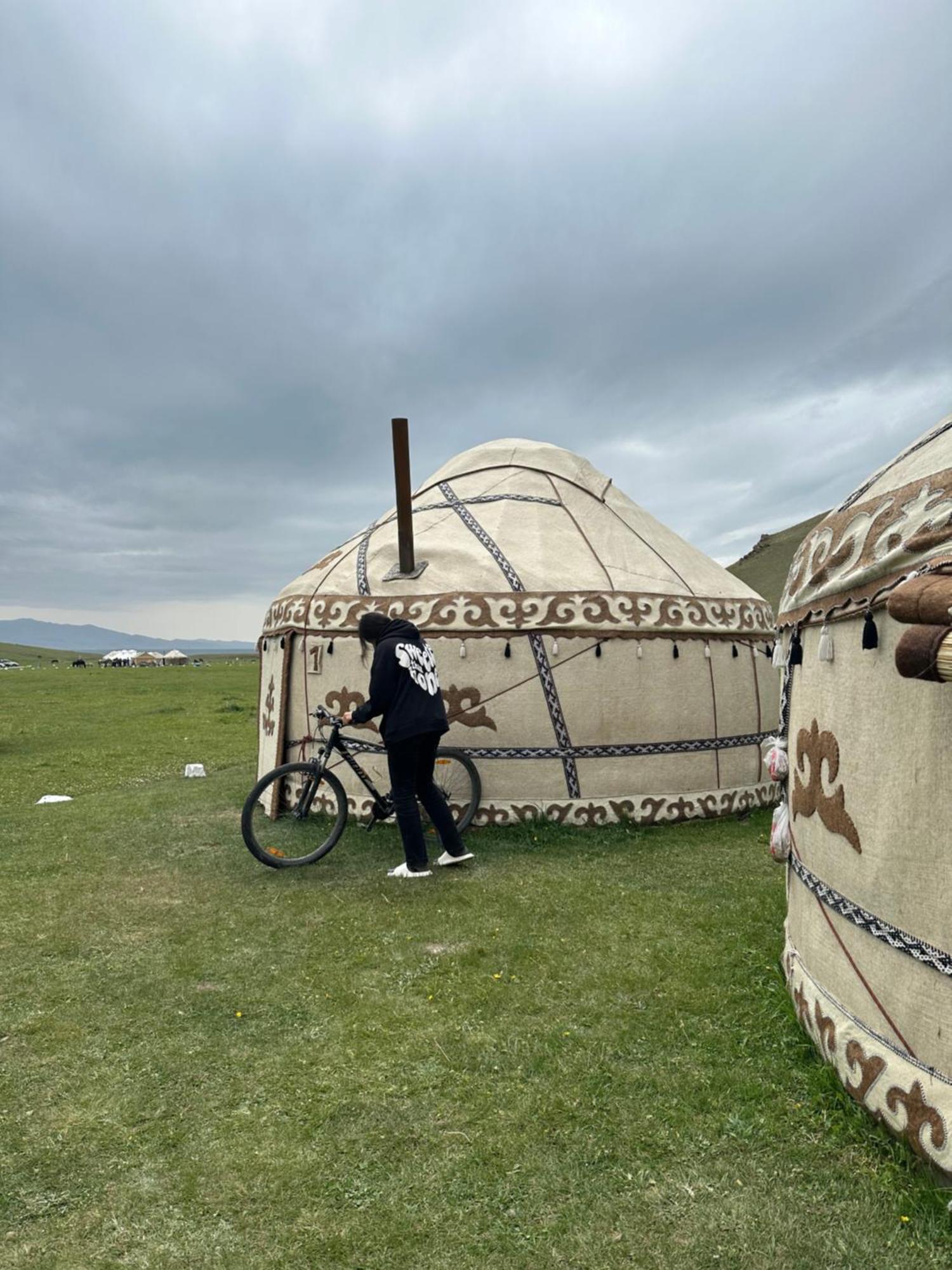 Yurt Camp Azamat At Song Kol Lake Bagysh Exterior photo