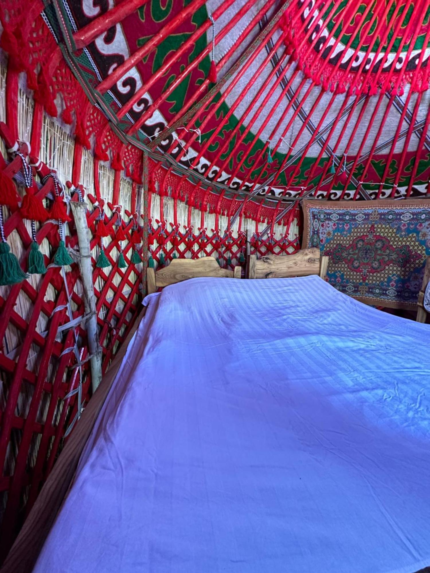 Yurt Camp Azamat At Song Kol Lake Bagysh Exterior photo