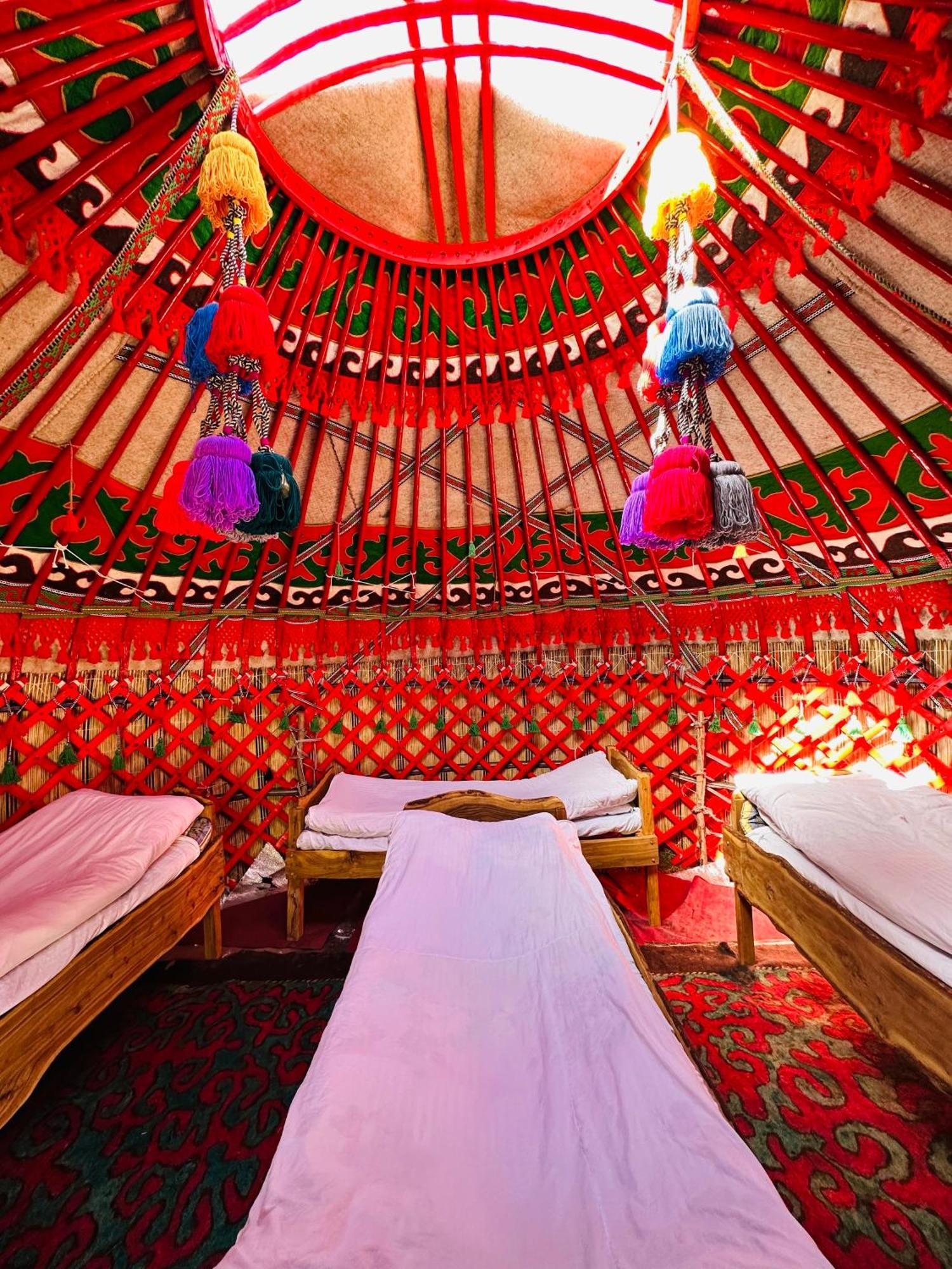 Yurt Camp Azamat At Song Kol Lake Bagysh Exterior photo